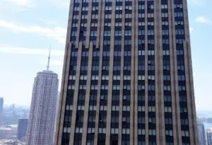 Visible cracks on 432 Park Avenue facade